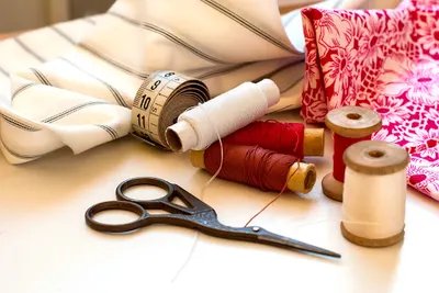 Usługi krawieckie. Tom-Lat